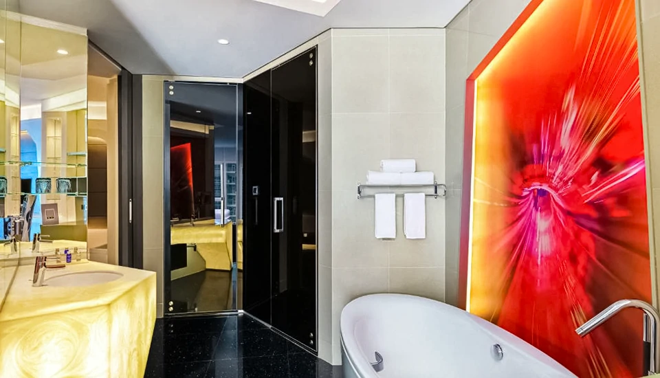 وی هتل دبی کیوریو کالکشن با هیلتون